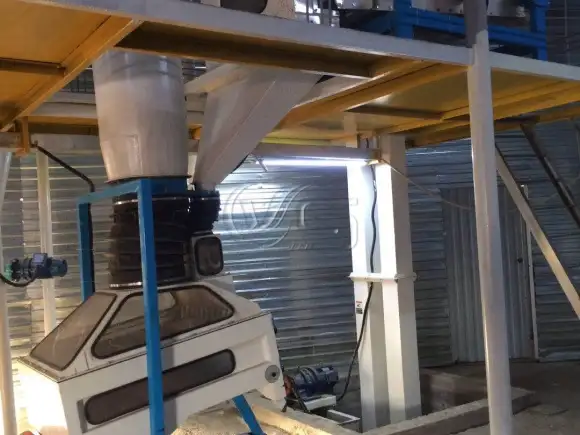 Cottonseed cleaning machine for removing impuritie