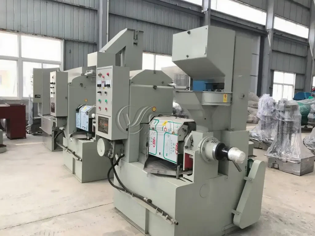 High-temperature oil pressing machine with integrated heating