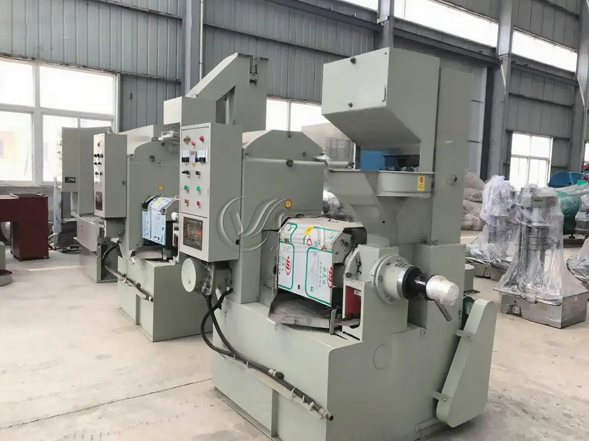 High-temperature oil pressing machine with integrated heating