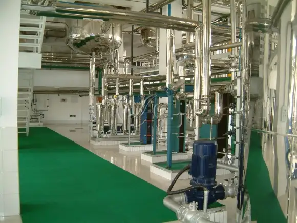Multi-tank oil refining system for high-volume oil production