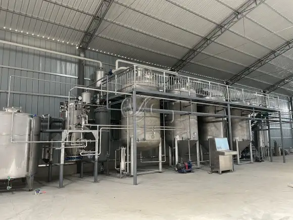 Decolorizing and deodorizing tower for groundnut oil
